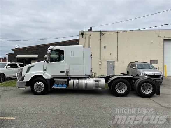 Volvo VNL64T630 Naudoti vilkikai