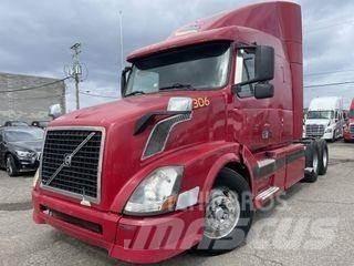 Volvo VNL64T730 Naudoti vilkikai