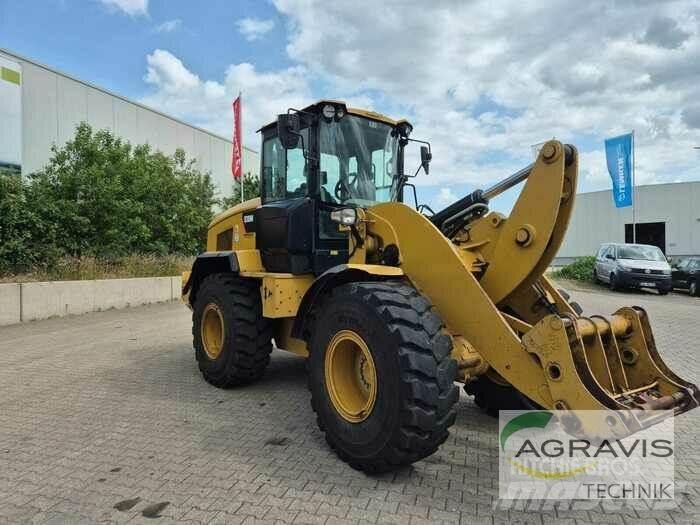 CAT 930 M Naudoti ratiniai krautuvai