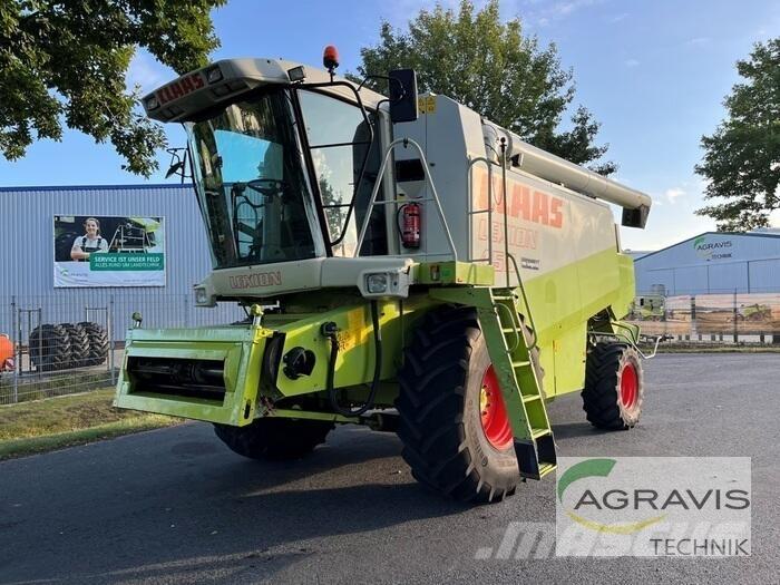 CLAAS LEXION 450 Derliaus nuėmimo kombainai