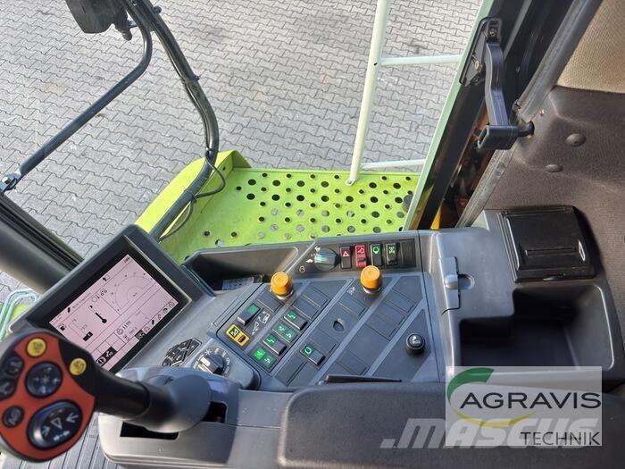 CLAAS LEXION 530 Derliaus nuėmimo kombainai