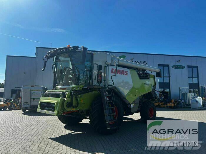 CLAAS TRION 650 Derliaus nuėmimo kombainai