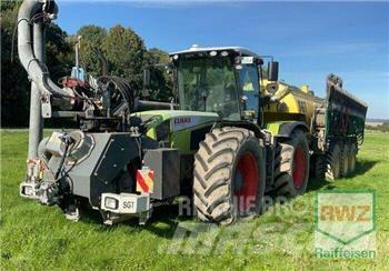 CLAAS XERION 3800 TRAC Mėšlo barstytuvai