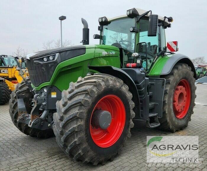 Fendt 1042 VARIO S4 Traktoriai