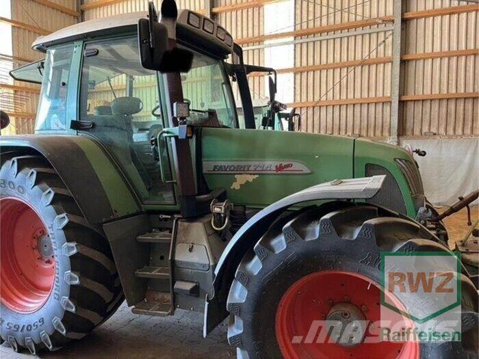 Fendt 714 Traktoriai