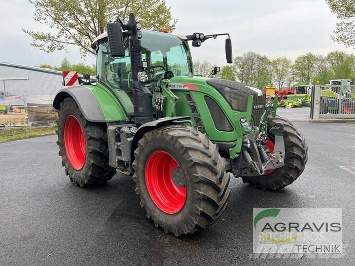 Fendt 714 VARIO S4 Traktoriai