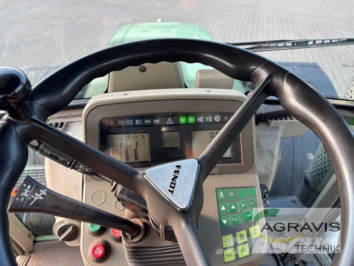 Fendt 820 VARIO Traktoriai