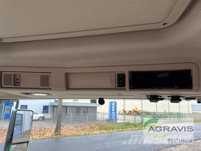 Fendt 942 VARIO GEN-7 Traktoriai