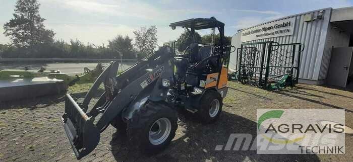 GiANT G2300 HD Naudoti ratiniai krautuvai
