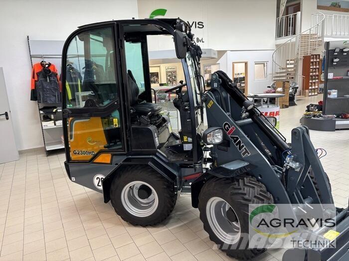 GiANT G2300 HD Naudoti ratiniai krautuvai