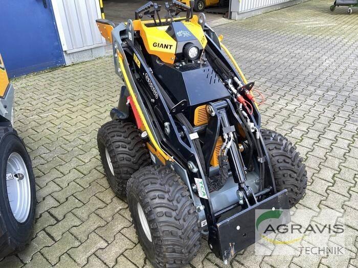 GiANT GS900 Naudoti ratiniai krautuvai