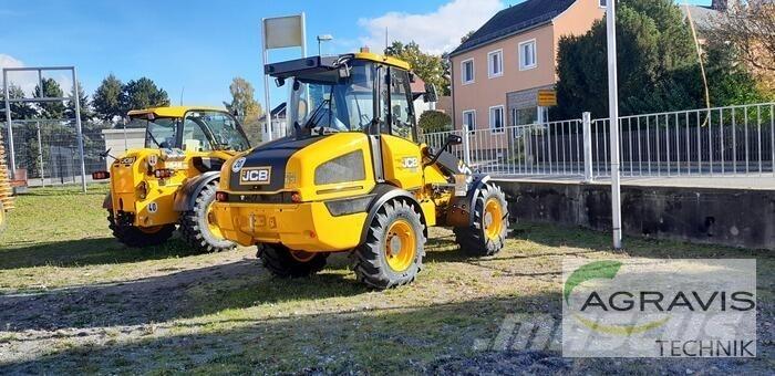 JCB 409 AGRI STUFE V Naudoti ratiniai krautuvai