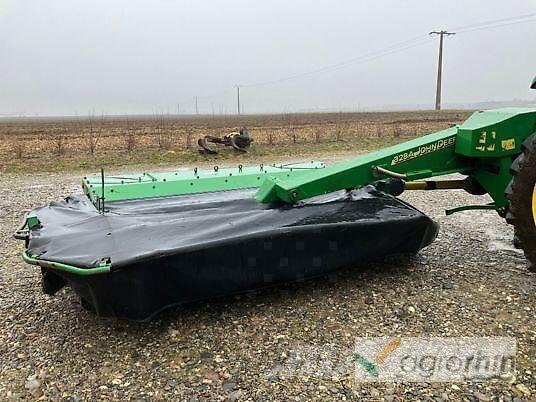 John Deere 328 A Šienapjovės