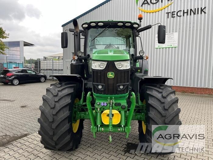 John Deere 6215 R Traktoriai
