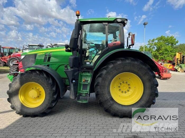 John Deere 6250 R Traktoriai
