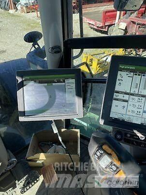 John Deere 6250R Traktoriai