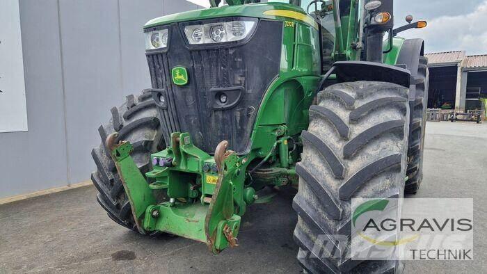 John Deere 7270 R Traktoriai