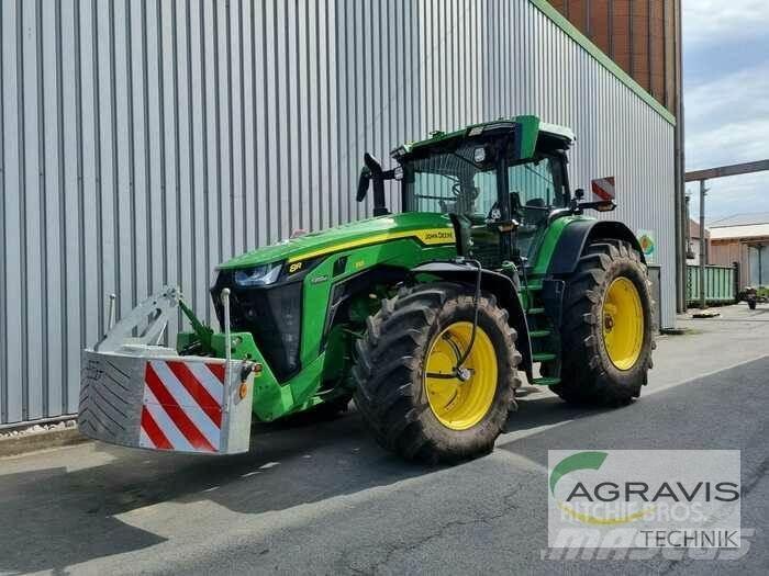John Deere 8310 R Traktoriai