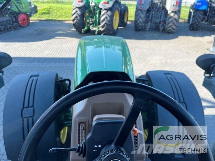 John Deere 8320 Traktoriai