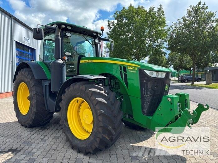 John Deere 8320 R Traktoriai