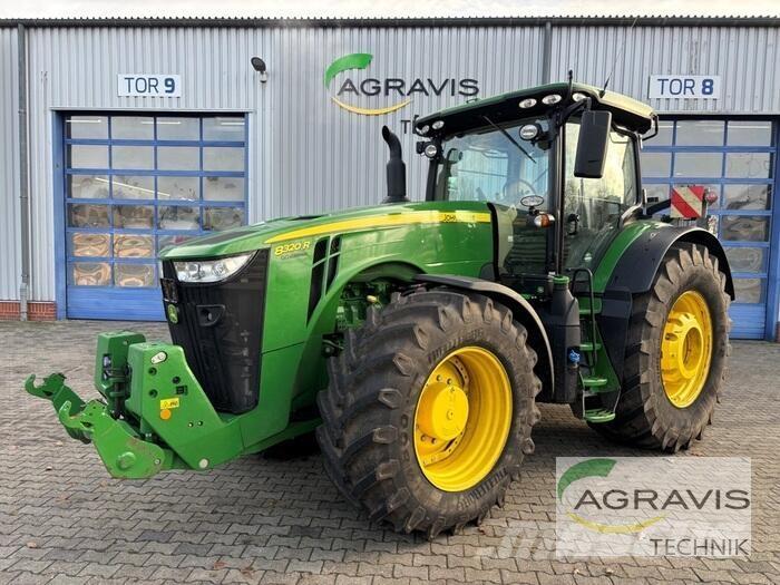 John Deere 8320 R Traktoriai