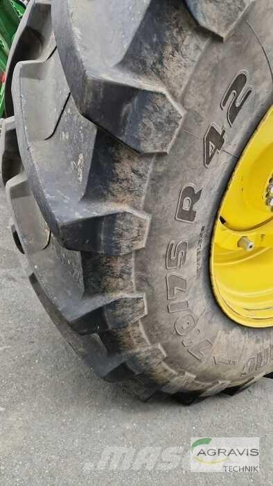 John Deere 8R 310 Traktoriai
