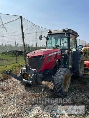 Massey Ferguson 3710 F Traktoriai