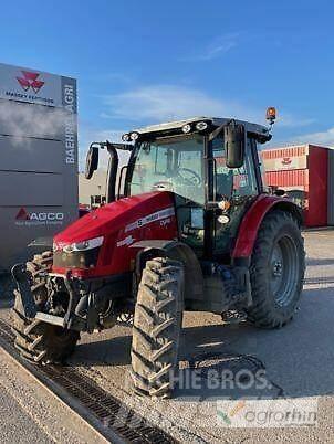Massey Ferguson 5713S Traktoriai