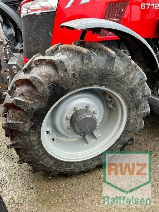 Massey Ferguson 6712 Traktoriai