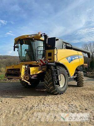 New Holland CX 8090 Derliaus nuėmimo kombainai