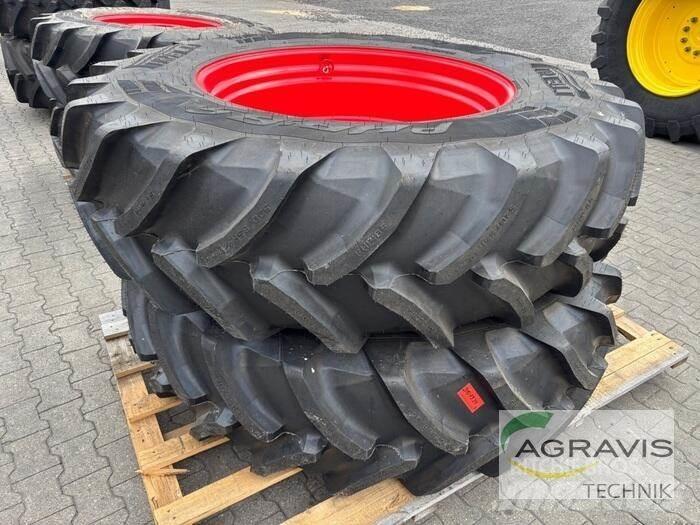 Pirelli KR 520/85R42 Padangos, ratai ir ratlankiai