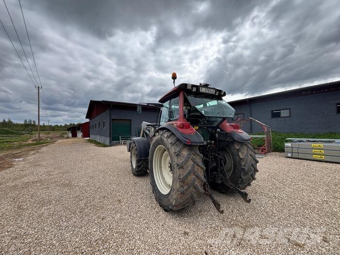 Valtra T130 Traktoriai