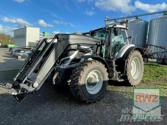Valtra T215D Traktoriai