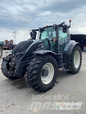 Valtra T234 VERSU Traktoriai
