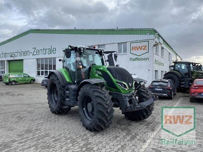 Valtra T235V Traktoriai