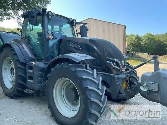 Valtra T235V Traktoriai