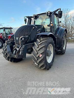 Valtra T254V Traktoriai