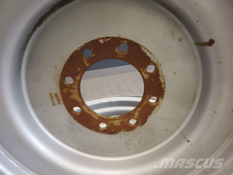  12X24 8/150 Traktoriai