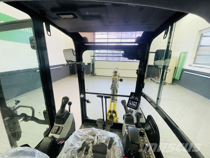 CAT 302CR-05A Ratiniai ekskavatoriai