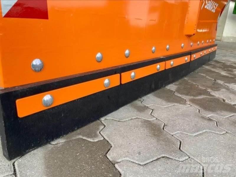  CITY 220 Sniego peiliai ir valytuvai