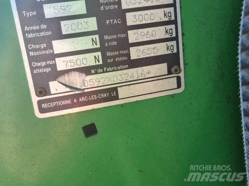John Deere 592 Ritinių presai