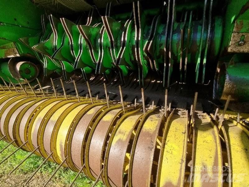 John Deere 592 Ritinių presai