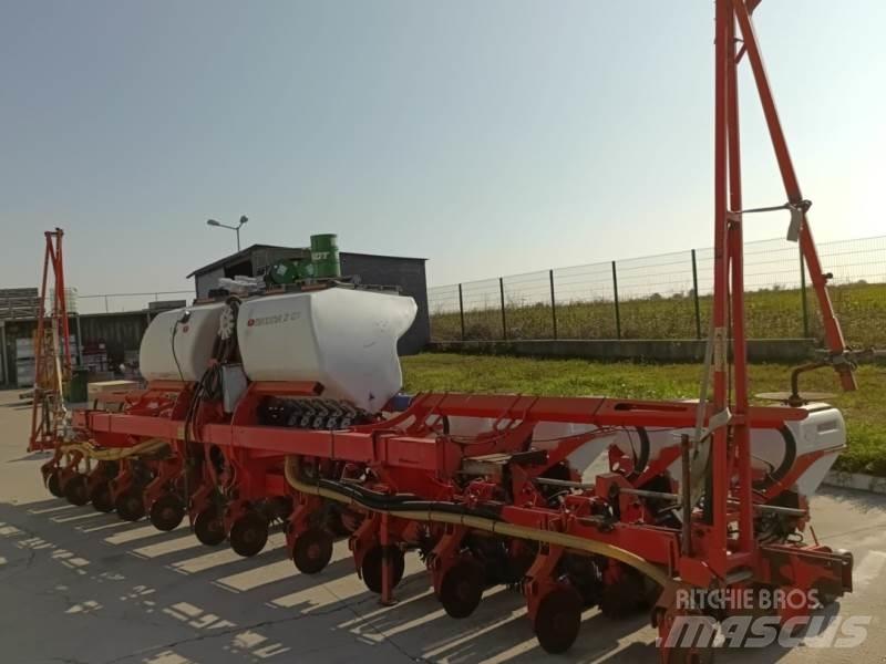 Kuhn Maxima 2 Kita sėjamoji technika ir jų priedai