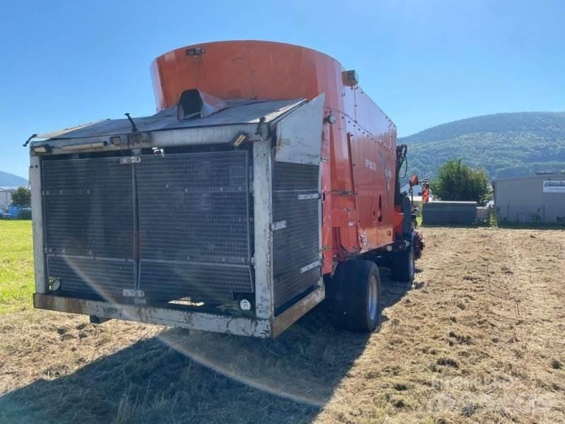 Kuhn SPW 25 Pašarų maišytuvai-dalytuvai