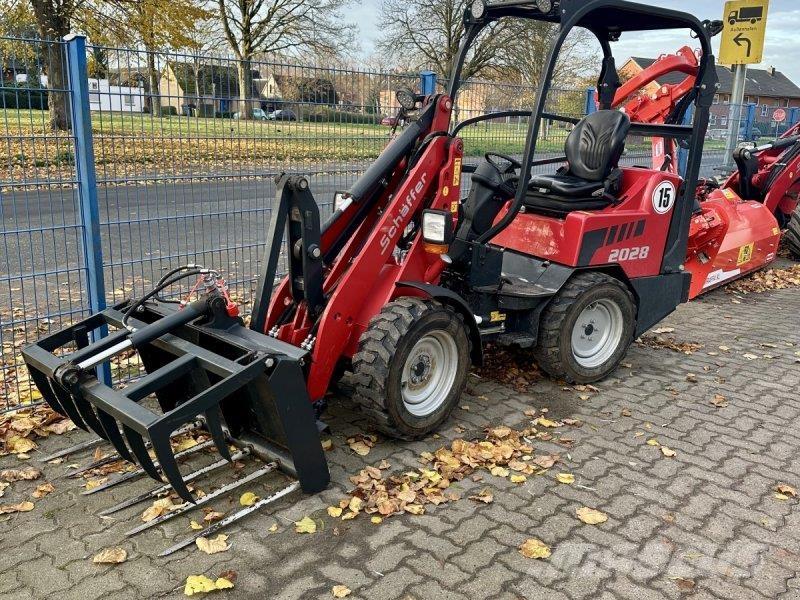 Schäffer 2028 Frontaliniai krautuvai ir ekskavatoriai