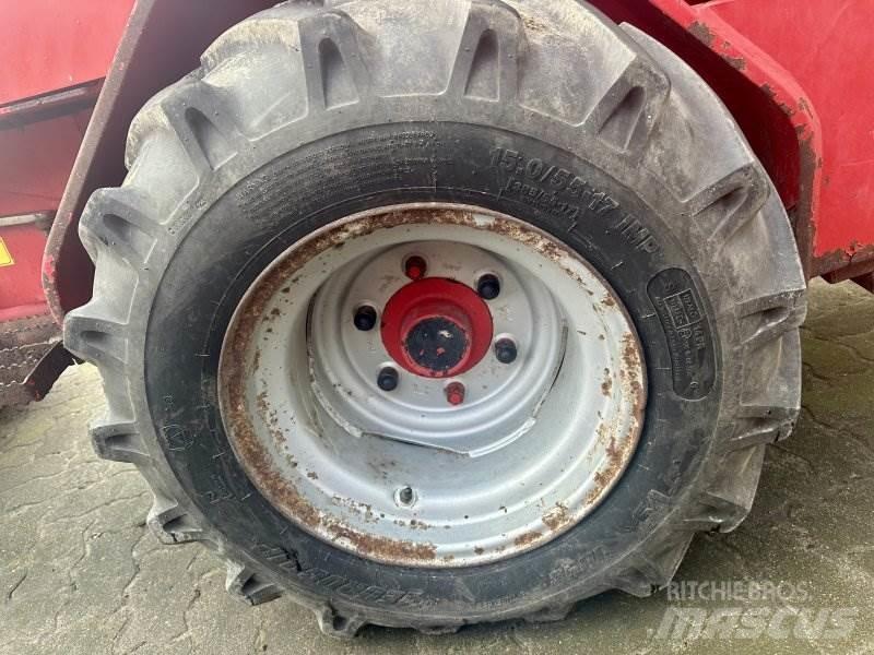 Schäffer 3550 Frontaliniai krautuvai ir ekskavatoriai