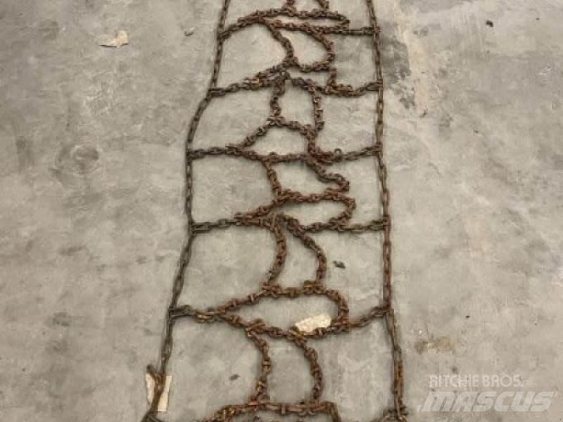  SCHNEEKETTEN Grandinės, vikšrai, važiuoklės
