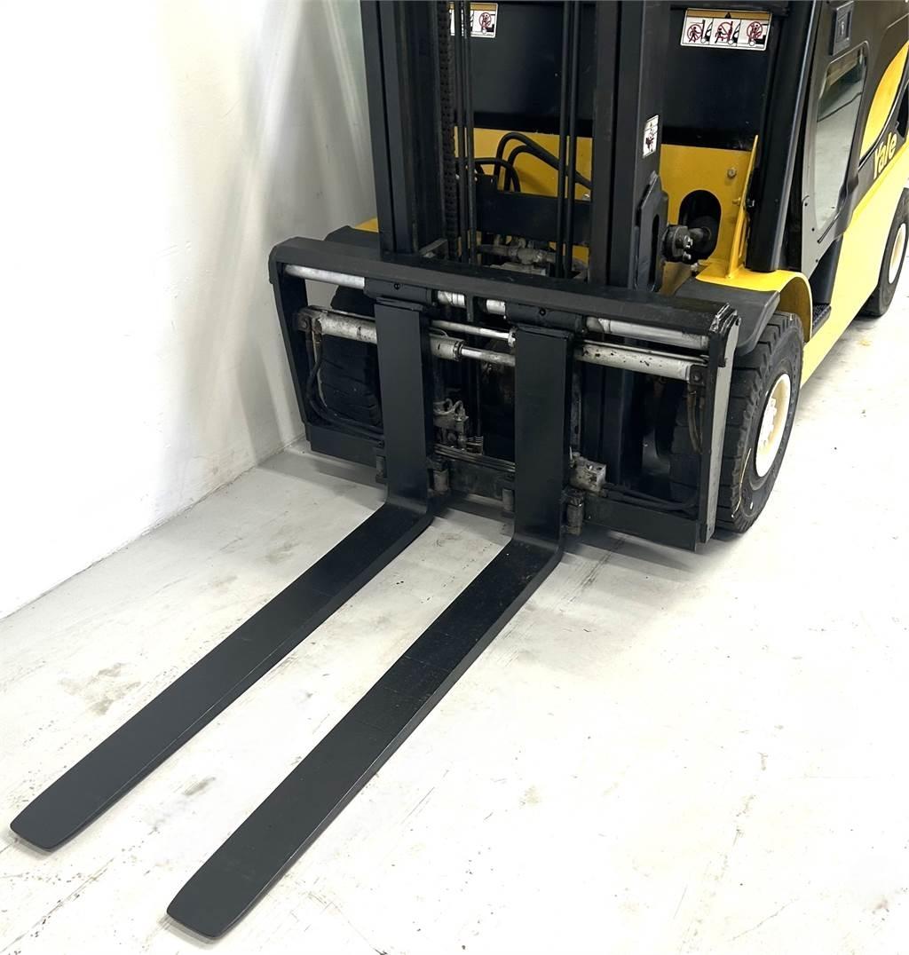 Yale GDP25LX Dyzeliniai krautuvai