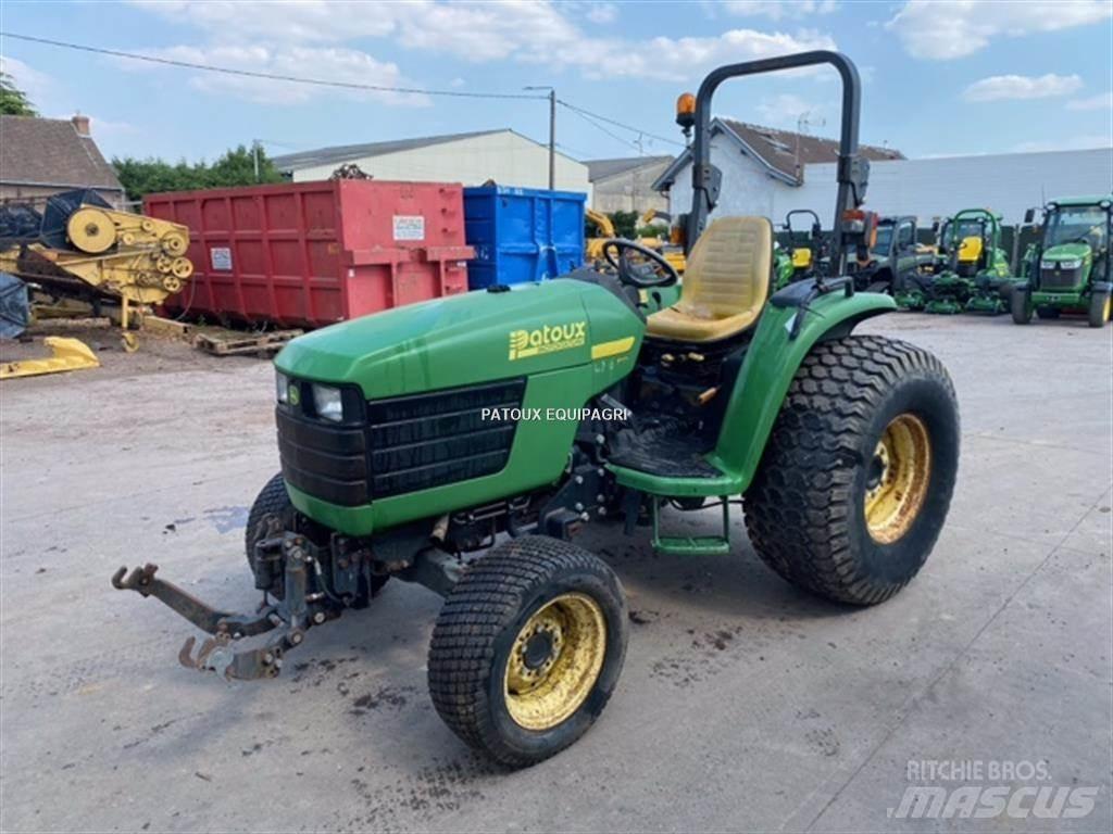 John Deere 4710 Traktoriai