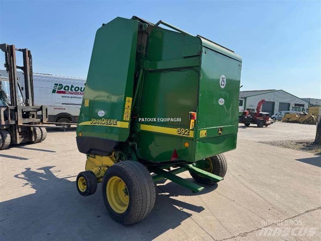John Deere 592 Ritinių presai